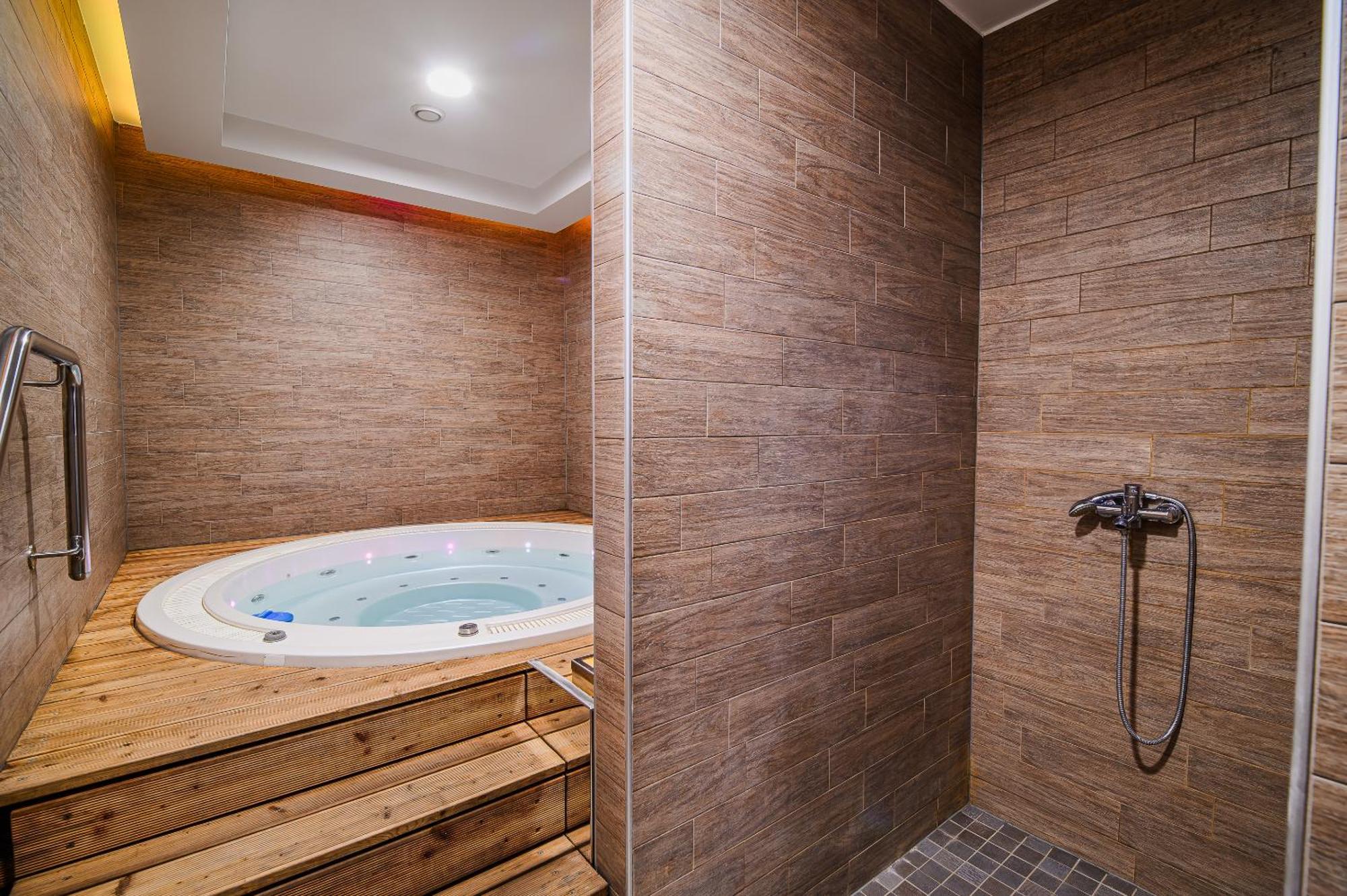 Glamping Maleric With Natural Pool Dragatuš Εξωτερικό φωτογραφία