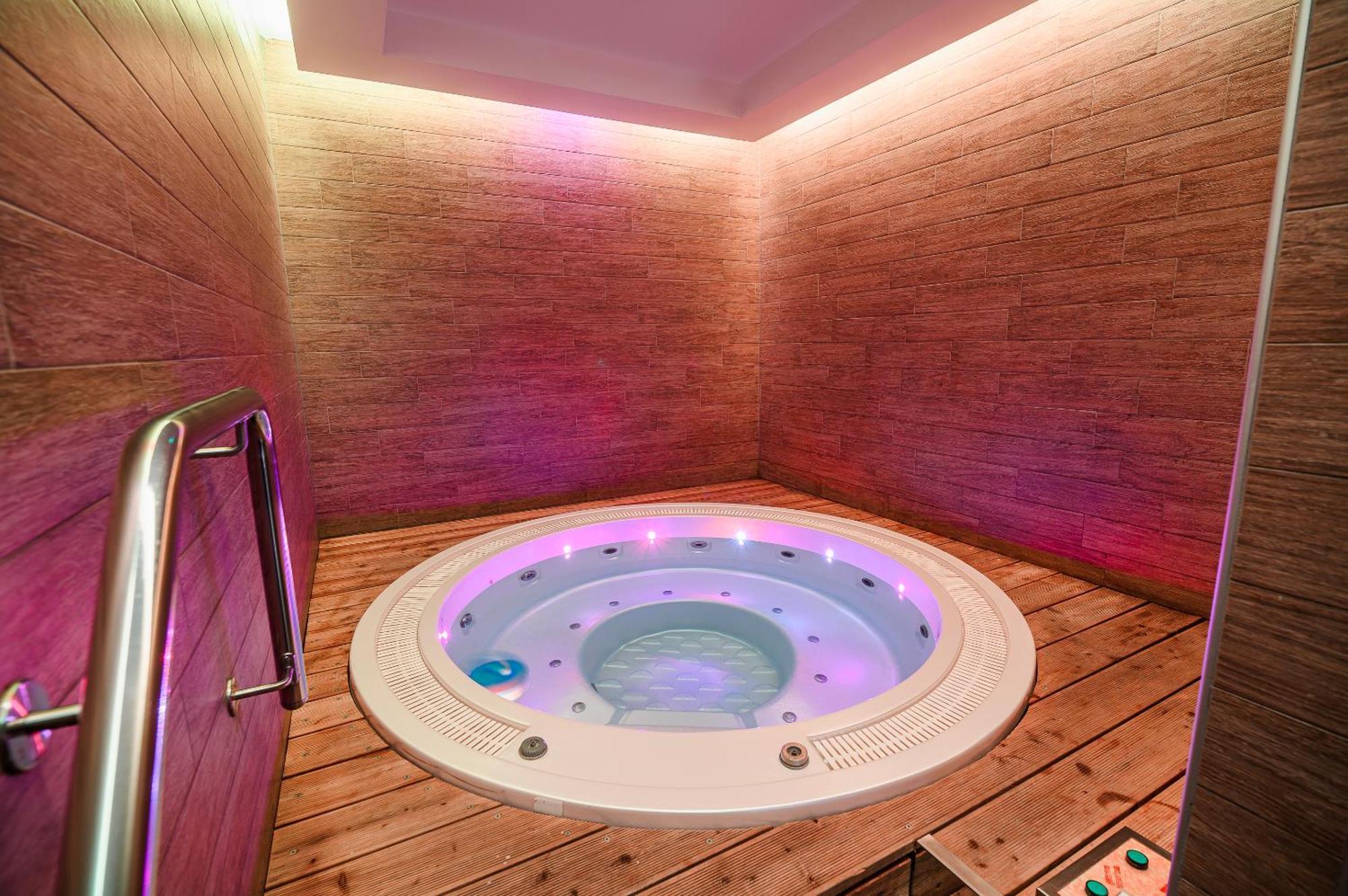 Glamping Maleric With Natural Pool Dragatuš Εξωτερικό φωτογραφία